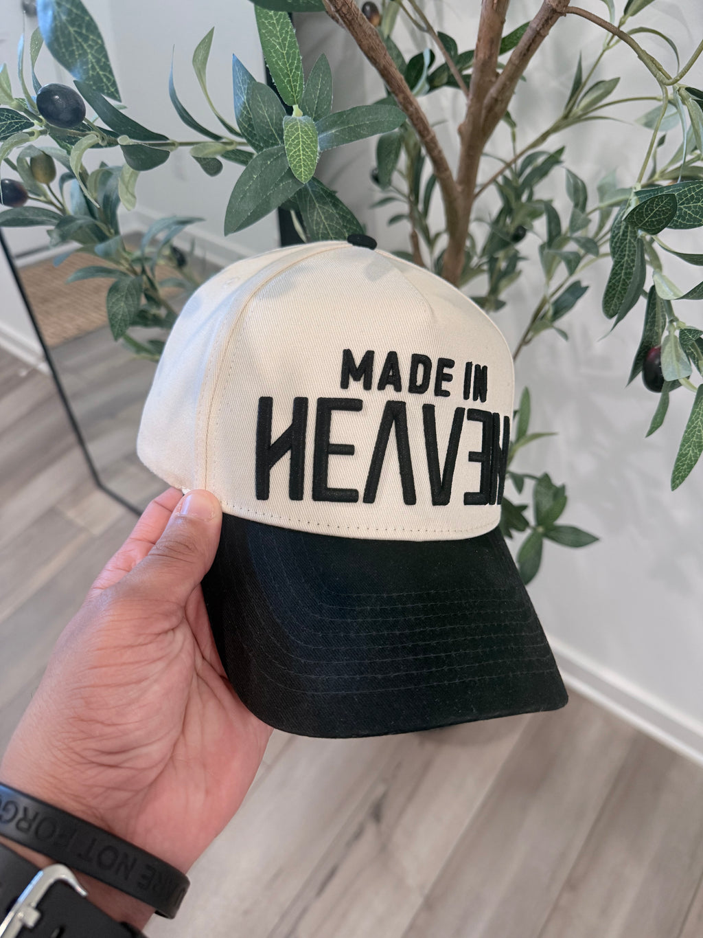 Made In Heaven 5panel black and beige