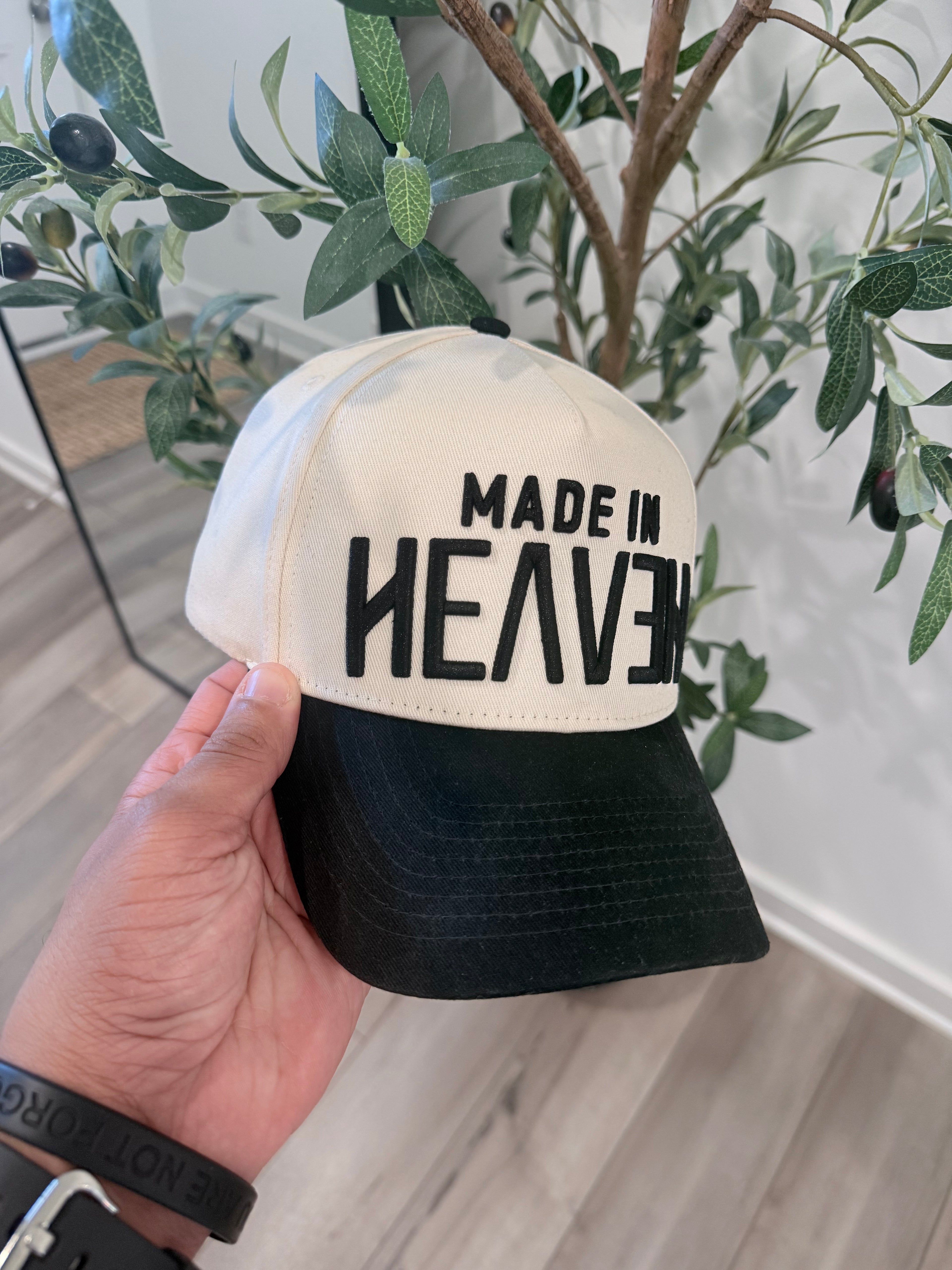 Made In Heaven 5panel black and beige